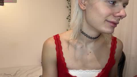 mollychloe online show from December 2025 05:31:02 PM