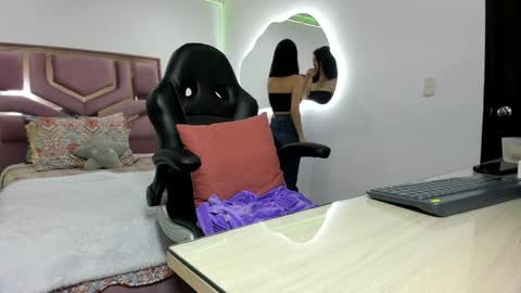 Molly  online show from January 2025 07:13:02 PM