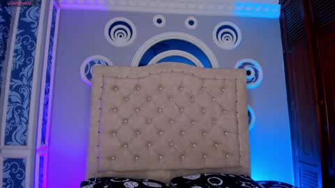 Snapshot of mollydoll_amour chatting on April 2026 11:24:02 AM MollyDoll online show from April 2026 11:24:02 AM