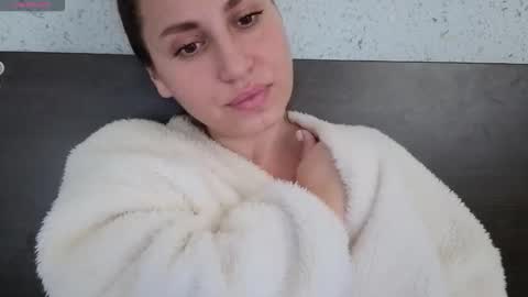 Snapshot of mollyforyou chatting on November 2025 10:37:02 AM Nica follow me online show from November 2025 10:37:02 AM