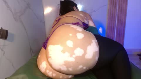 MOLLY  GUNSG online show from May 2026 06:49:01 PM