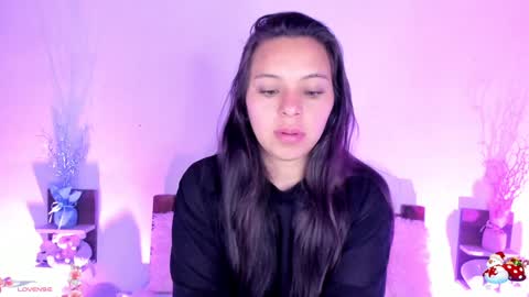 Snapshot of mollylewis18 chatting on January 2025 08:52:02 PM New girl Emily Valentina Michelle online show from January 2025 08:52:02 PM