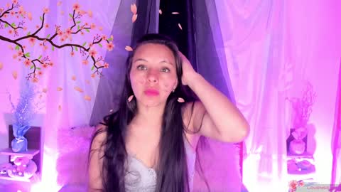 Snapshot of mollylewis18 chatting on January 2025 08:54:01 PM New girl Emily Valentina Michelle online show from January 2025 08:54:01 PM