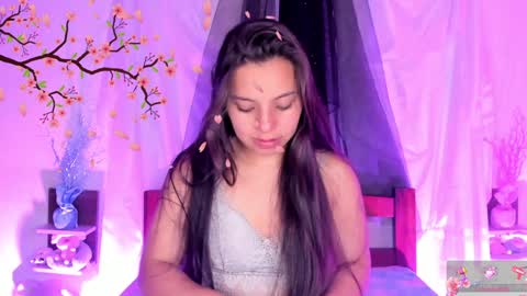 Snapshot of mollylewis18 chatting on January 2025 11:56:01 PM New girl Emily Valentina Michelle online show from January 2025 11:56:01 PM