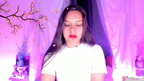 Snapshot of mollylewis18 chatting on January 2025 09:29:02 PM New girl Emily Valentina Michelle online show from January 2025 09:29:02 PM