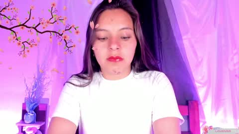 Snapshot of mollylewis18 chatting on January 2025 12:33:01 AM New girl Emily Valentina Michelle online show from January 2025 12:33:01 AM