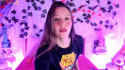 Snapshot of mollylewis18 chatting on February 2025 02:03:02 AM New girl Emily Valentina Michelle online show from February 2025 02:03:02 AM