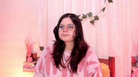 Snapshot of mollylewis18 chatting on February 2025 07:16:01 PM New girl Emily Valentina Michelle online show from February 2025 07:16:01 PM