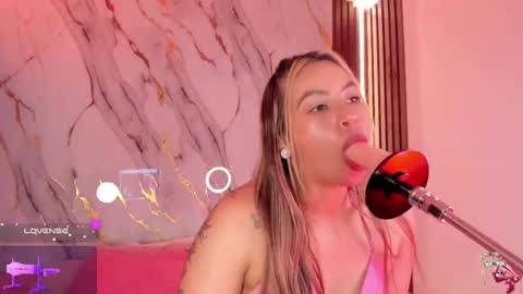 Snapshot of mollylewis18 chatting on September 2025 02:49:02 PM New girl Emily Valentina Michelle online show from September 2025 02:49:02 PM