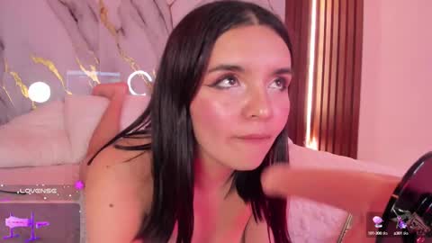 Snapshot of mollylewis18 chatting on September 2025 03:40:02 AM New girl Emily Valentina Michelle online show from September 2025 03:40:02 AM