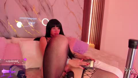 Snapshot of mollylewis18 chatting on September 2025 03:03:02 PM New girl Emily Valentina Michelle online show from September 2025 03:03:02 PM