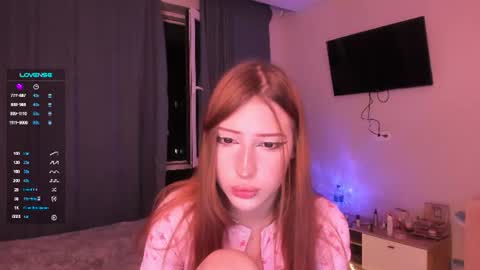 MollyLin online show from August 2026 10:45:01 PM
