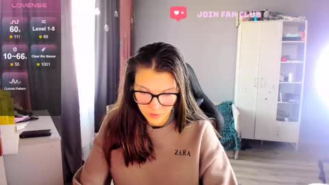  KIRA  online show from September 2025 04:03:01 AM