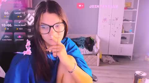  KIRA  online show from October 2025 07:10:02 AM