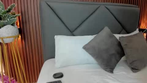 mollylove_ online show from January 2026 07:17:01 PM