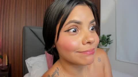 mollylove_ online show from April 2026 07:08:01 PM