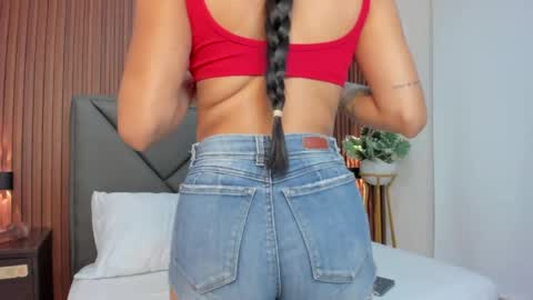 mollylove_ online show from May 2026 07:19:01 PM