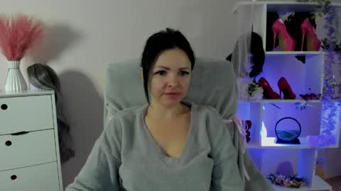Molly online show from April 2026 05:30:01 PM