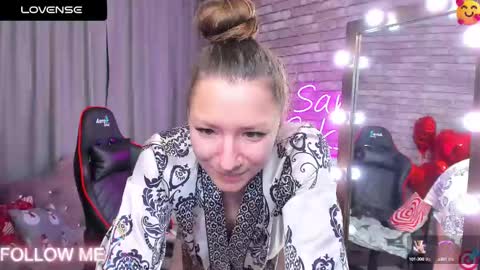 Snapshot of mollynay chatting on March 2025 01:00:02 AM hi im Molly heregreat boobs big heart warm pussy online show from March 2025 01:00:02 AM