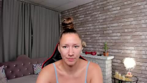 Snapshot of mollynay chatting on June 2026 11:27:02 PM hi im Molly heregreat boobs big heart warm pussy online show from June 2026 11:27:02 PM