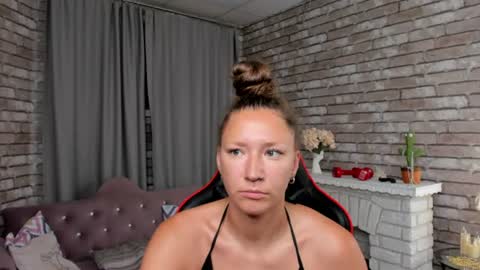 Snapshot of mollynay chatting on June 2026 12:06:02 AM hi im Molly heregreat boobs big heart warm pussy online show from June 2026 12:06:02 AM