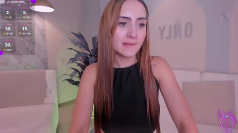 Snapshot of mollysunders_ chatting on February 2025 08:29:02 PM Molly Sunders online show from February 2025 08:29:02 PM