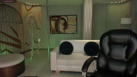 Snapshot of mollysunders_ chatting on April 2026 08:45:02 PM Molly Sunders online show from April 2026 08:45:02 PM