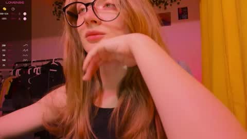 mollytucker online show from November 2025 04:55:01 PM