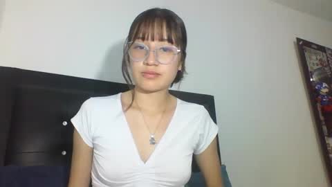 Snapshot of mollywalter chatting on January 2025 07:29:02 PM mollywalter online show from January 2025 07:29:02 PM