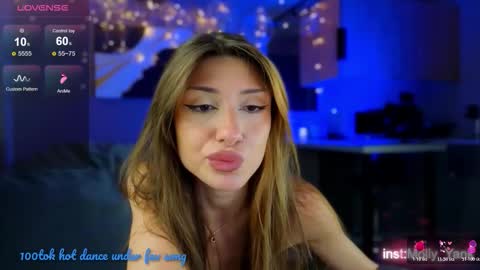 Snapshot of mollyyank chatting on October 2025 03:25:02 PM Molly online show from October 2025 03:25:02 PM