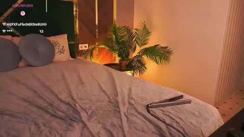 mollyymayy online show from March 2026 04:23:01 PM