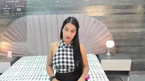 Snapshot of molyboston chatting on October 2025 01:09:01 PM Moly Boston online show from October 2025 01:09:01 PM