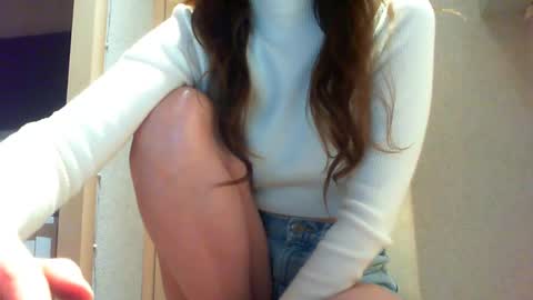 Snapshot of momentbeforedown chatting on May 2026 10:17:02 PM Hailey online show from May 2026 10:17:02 PM