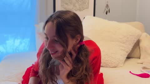 Snapshot of mommamia12 chatting on December 2024 02:12:01 PM Mia online show from December 2024 02:12:01 PM