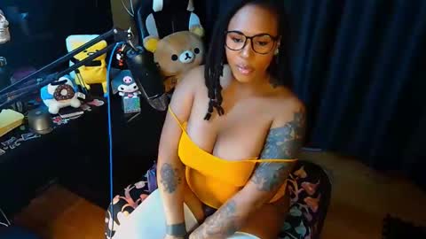 MOMMI SH3DEVIL online show from February 2026 04:38:01 PM