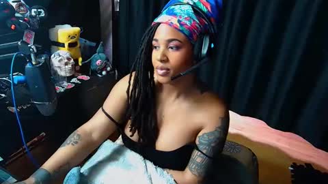 MOMMI SH3DEVIL online show from April 2026 04:38:01 PM