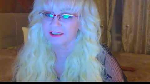 Mila  dont forget to thumbs up me  online show from February 2026 11:23:01 PM