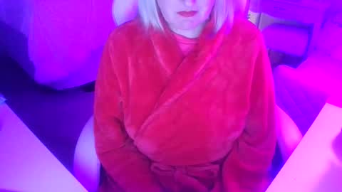 Snapshot of mommy_julia chatting on May 2026 08:41:01 AM Mommy Julia online show from May 2026 08:41:01 AM