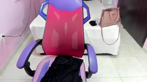 Snapshot of mommy_whore_slut chatting on March 2025 11:42:02 AM call me slut online show from March 2025 11:42:02 AM