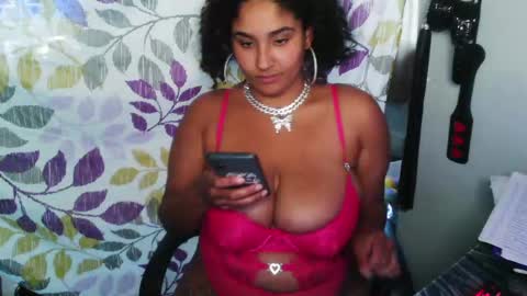 Snapshot of mommybubbles chatting on September 2025 09:47:02 PM Mommy bubbles online show from September 2025 09:47:02 PM