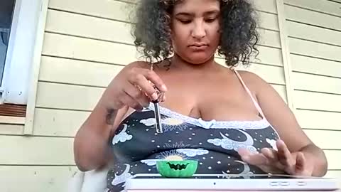 Snapshot of mommybubbles chatting on September 2025 11:45:02 AM Mommy bubbles online show from September 2025 11:45:02 AM