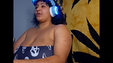 Snapshot of mommybubbles chatting on March 2026 02:24:01 AM Mommy bubbles online show from March 2026 02:24:01 AM