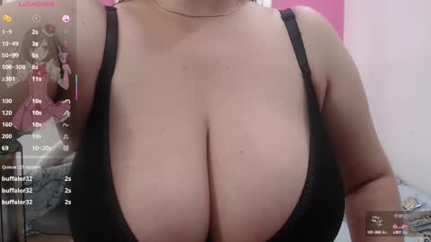 Snapshot of mommyissuess_ chatting on February 2025 02:56:02 AM Daphne online show from February 2025 02:56:02 AM