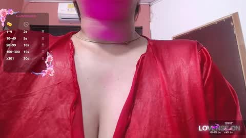 Snapshot of mommyissuess_ chatting on March 2025 05:18:02 AM Daphne online show from March 2025 05:18:02 AM