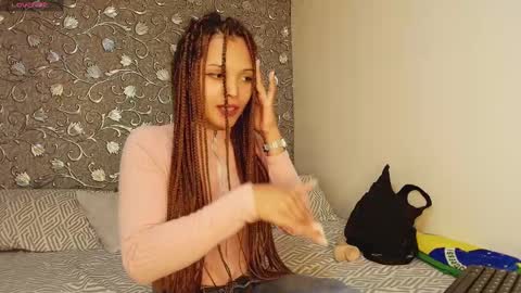 Snapshot of mommyjeva chatting on January 2025 10:02:01 PM Mommy Jeva online show from January 2025 10:02:01 PM