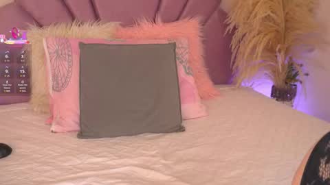 Snapshot of mommysquirt_ chatting on February 2026 01:46:01 AM Kendall Evanz online show from February 2026 01:46:01 AM