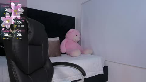 Momo  online show from April 2026 04:30:02 AM