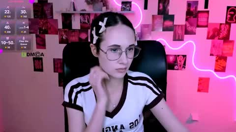 Mona  online show from May 2026 06:57:01 PM