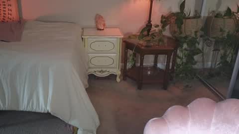 Mona online show from November 2025 03:44:02 PM