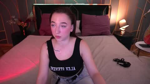 Snapshot of monamourrrr chatting on September 2025 06:25:02 AM Taina online show from September 2025 06:25:02 AM